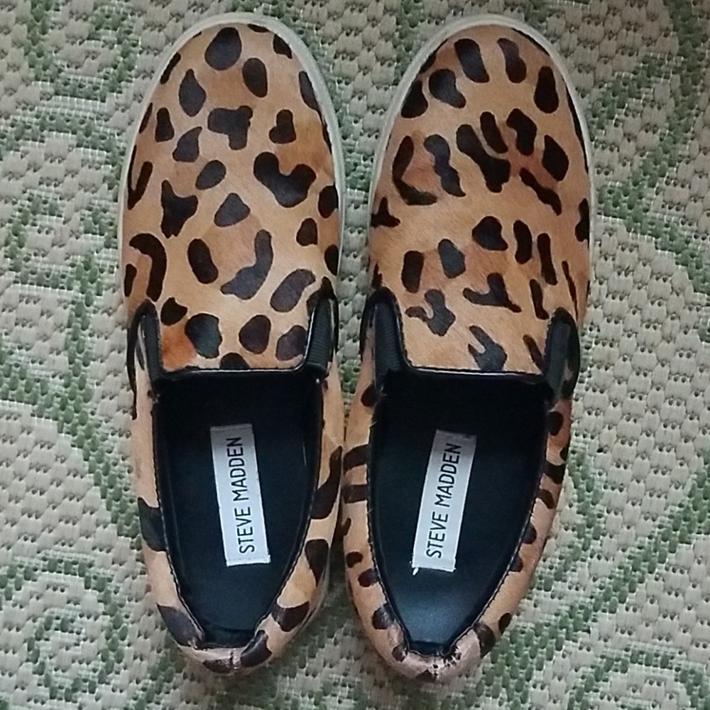 Steve Madden Leopard print slip ons